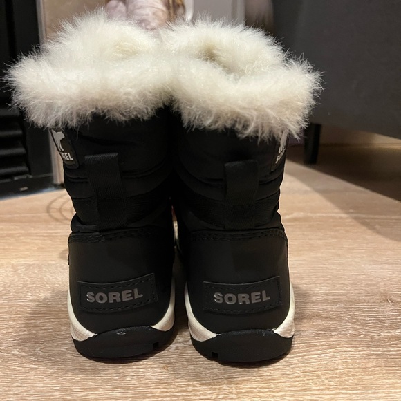 Sorel Whitney Short Lace Boots Waterproof Black Size 1 - Picture 2 of 5